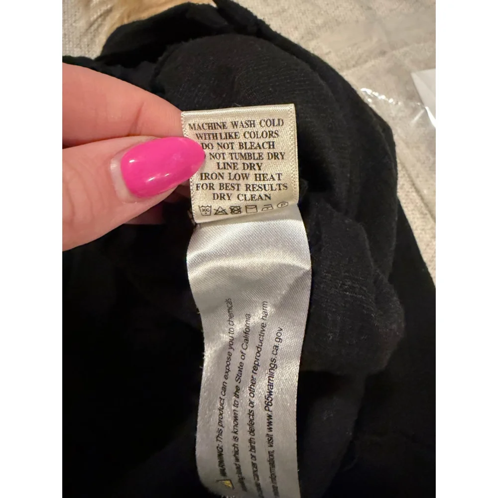 New In Black Sleeveless Button-Front Pocket Romper - Size Medium - Picture 7 of 7